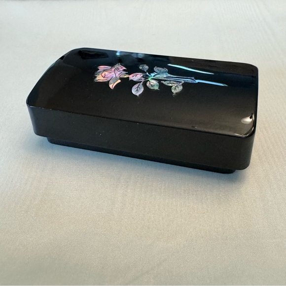 Vintage Black Lacquer Abalone Inlaid Lid Jewelry Trinket Box - Picture 12 of 15